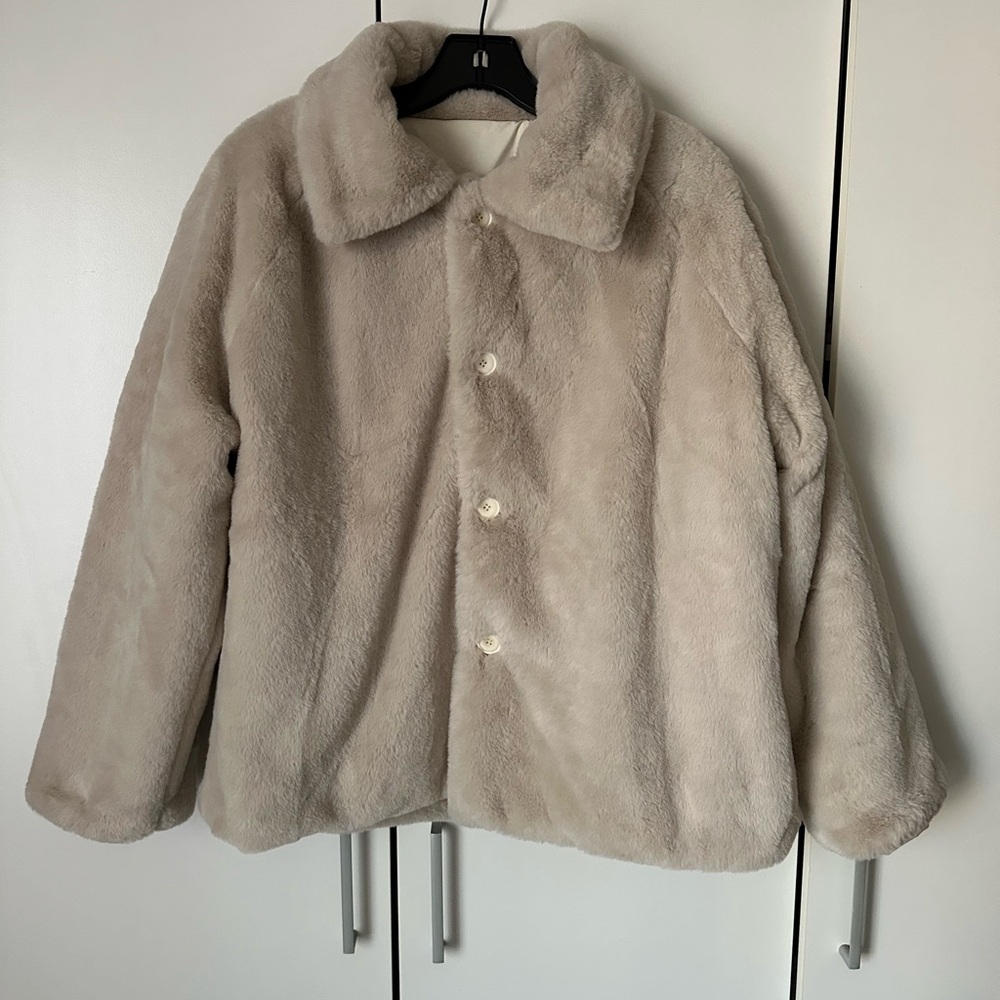 Women's Cream Faux Fur Reversible Jacket with Pockets